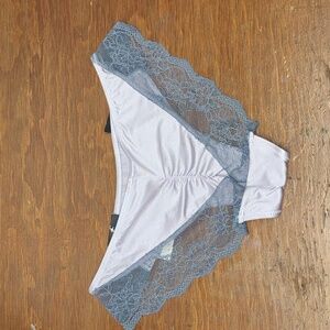 Womens small 5 Maidenform Comfort Devotion TANGA panty nwt